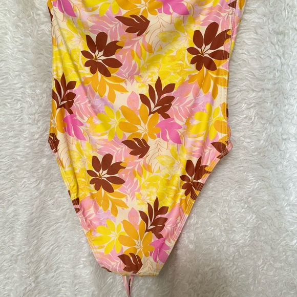 Orion Pink Lemonade swimsuit Xirena - Picture 8 of 9